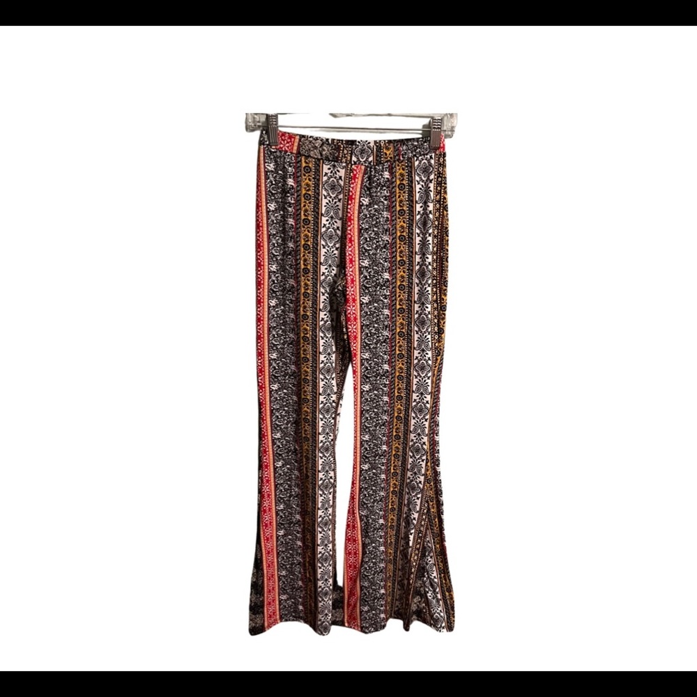 Eye Candy Casual Pants - Mid/Reg Rise:
Yellow Bottoms - Size Small